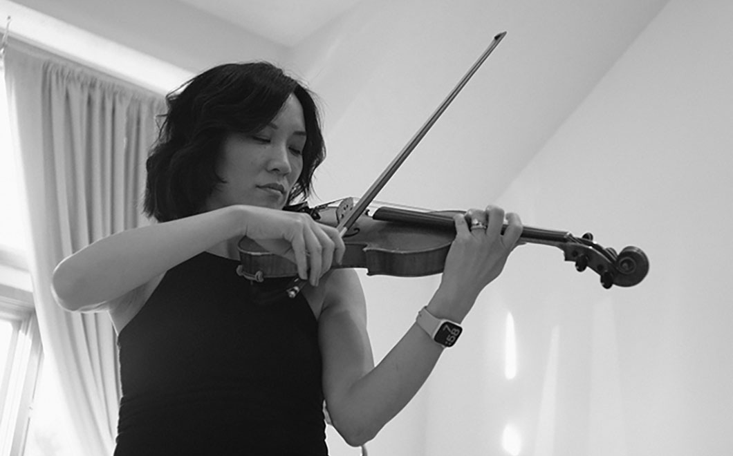 Jean Lee playing violin