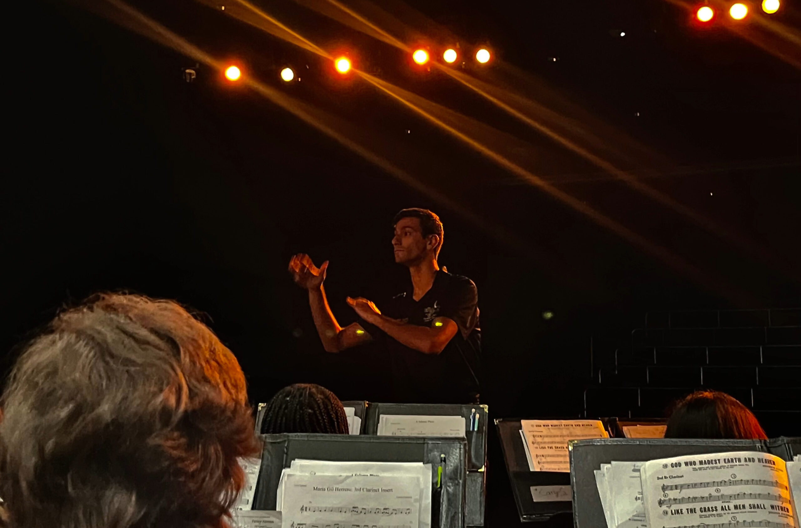 Michael Gabriel conducting